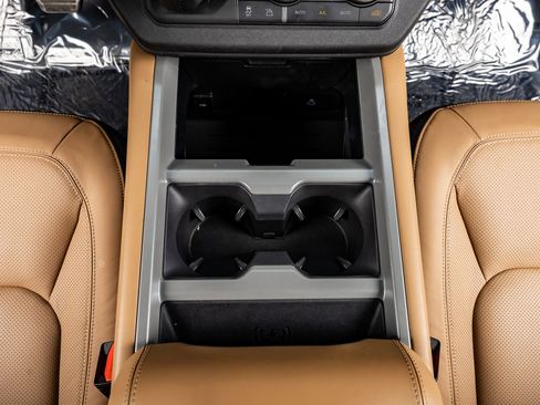 Used 2025 Land Rover Defender 130 X image 26