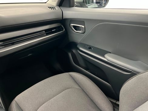 Used 2025 Kia K4 LXS image 11