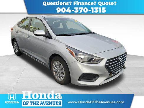 Used 2021 Hyundai Accent SE FWD image 1