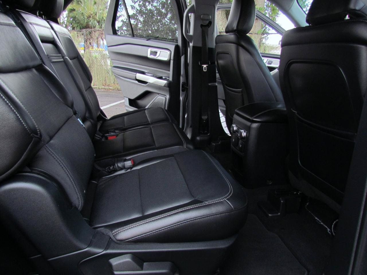Used 2020 Ford Explorer Limited RWD image 26