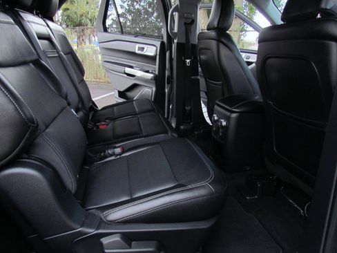 Used 2020 Ford Explorer Limited RWD image 26