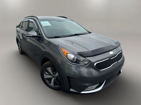 Used 2017 Kia Niro EX FWD image 2