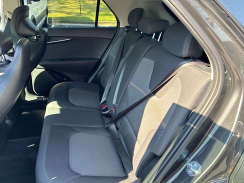 Used 2025 Kia Niro LX FWD image 25