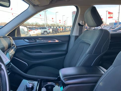 Used 2021 Jeep Grand Cherokee L Laredo w/ Luxury Tech Group I image 10