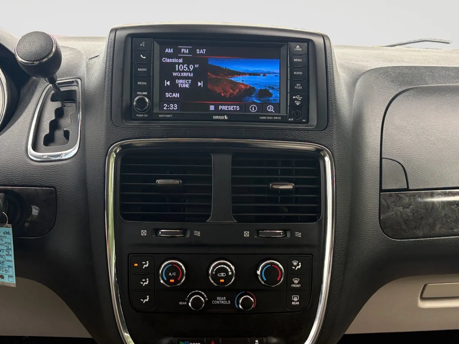 Used 2018 Dodge Grand Caravan SE w/ UConnect Hands-Free Group FWD image 25