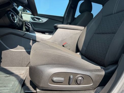 Used 2022 Chevrolet Blazer LT w/ LPO, Black Accent Package FWD image 25