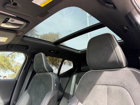 Used 2021 Volvo XC40 P8 Recharge w/ Advanced Package image 25