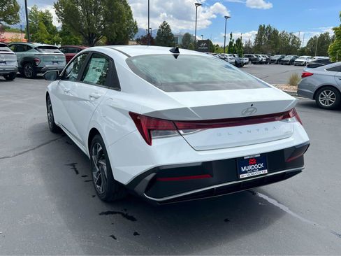 New 2026 Hyundai Elantra Limited FWD image 10