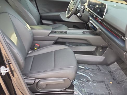 Used 2025 Hyundai Ioniq 6 SEL RWD image 19
