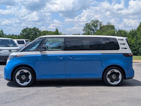 Used 2025 Volkswagen ID. Buzz Pro S Plus RWD image 6