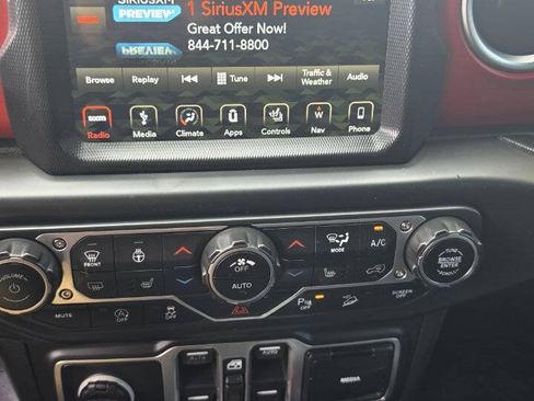 Used 2018 Jeep Wrangler Unlimited Rubicon AWD/4WD image 8