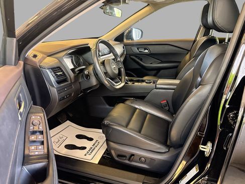 Used 2023 Nissan Rogue SV w/ SV Premium B Package AWD/4WD image 13