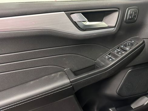 New 2025 Ford Escape SE w/ PHEV Premium Package image 33