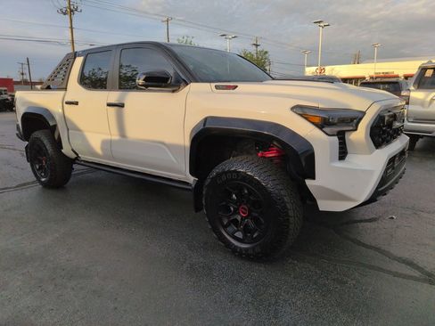 Used 2025 Toyota Tacoma TRD Pro image 7