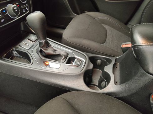 Used 2020 Jeep Cherokee Latitude FWD image 26