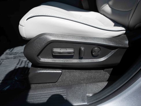 Used 2025 Honda Pilot Elite image 12