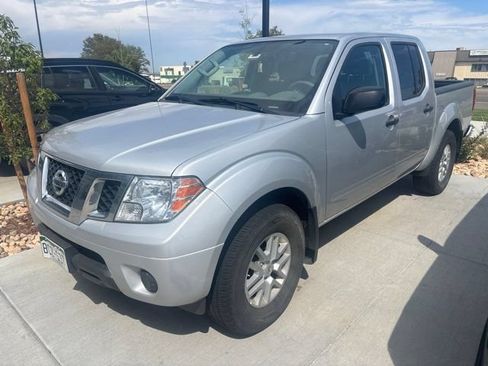 Used 2019 Nissan Frontier SV AWD/4WD image 3