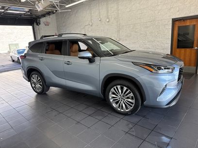 Used 2023 Toyota Highlander Platinum