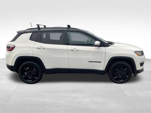 Used 2018 Jeep Compass Latitude w/ Popular Equipment Group AWD/4WD image 9