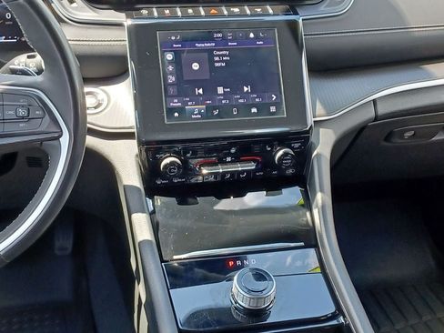 Used 2023 Jeep Grand Cherokee Laredo w/ Luxury Tech Group I AWD/4WD image 28