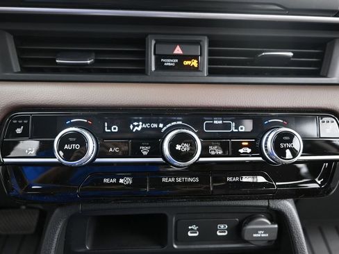 New 2026 Honda Pilot Touring image 17