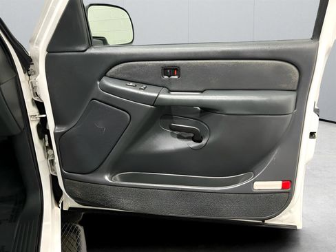 Used 2001 Chevrolet Silverado 2500 LS image 23
