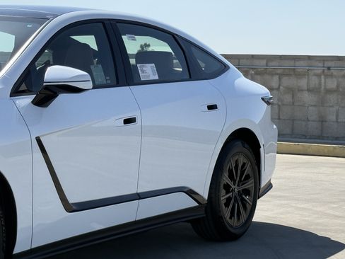 New 2026 Lexus ES 350e FWD image 9