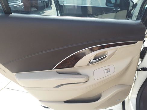 Used 2014 Buick LaCrosse Premium FWD image 17