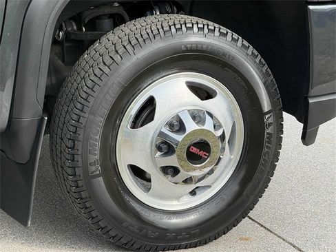 Used 2023 GMC Sierra 3500 Denali image 21