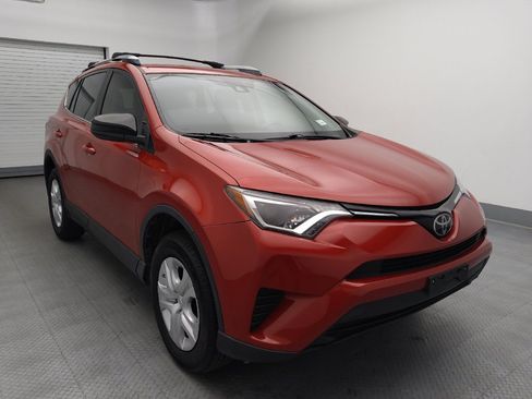 Used 2017 Toyota RAV4 LE FWD image 13