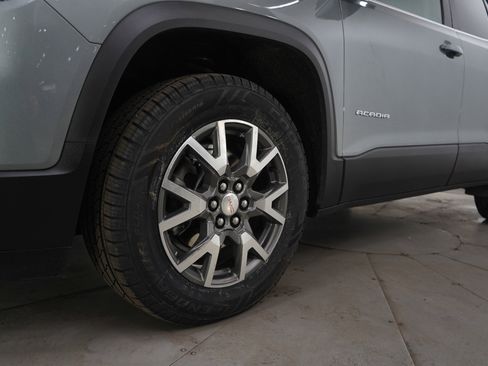 Used 2023 GMC Acadia SLE image 26