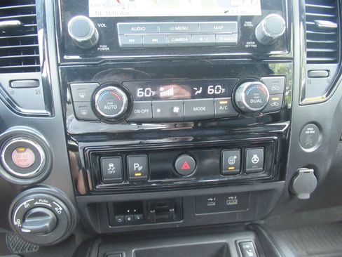 Used 2022 Nissan Titan PRO-4X w/ Pro-4x Convenience Package AWD/4WD image 29