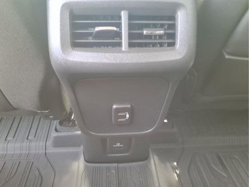 Used 2023 GMC Terrain SLE w/ Driver Convenience Package FWD image 14