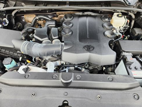 Used 2023 Toyota 4Runner Limited image 19