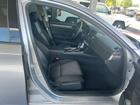 Used 2020 Honda Accord LX image 4