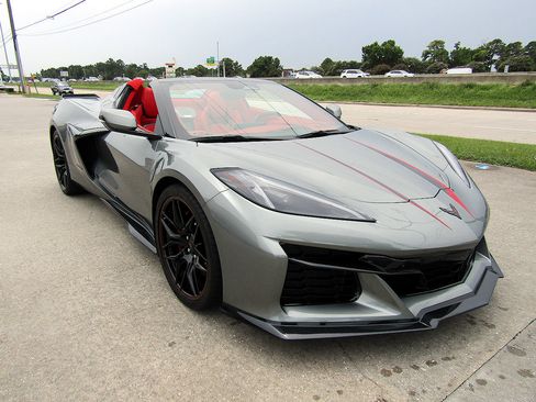 Used 2024 Chevrolet Corvette Z06 w/ Stealth Interior Trim Package RWD image 3