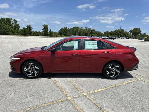 New 2025 Hyundai Elantra SEL FWD image 13