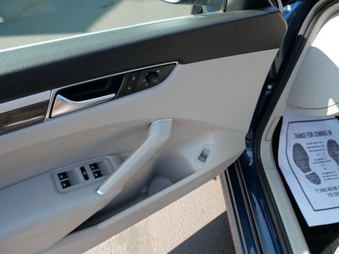 Used 2018 Volkswagen Passat 2.0T SE w/ SE Lighting Package FWD image 15