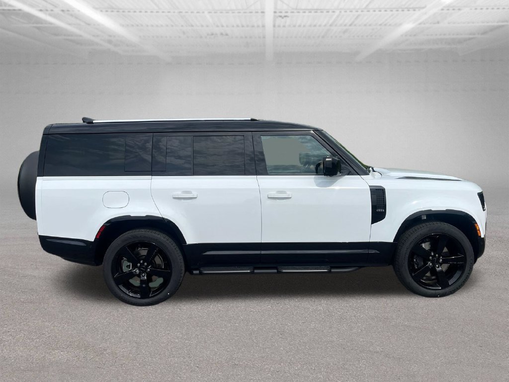 New 2026 Land Rover Defender 130 X-Dynamic SE AWD/4WD image 6