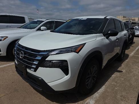 Used 2024 Nissan Rogue S AWD/4WD image 1