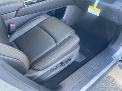 New 2025 Nissan Pathfinder SL image 21