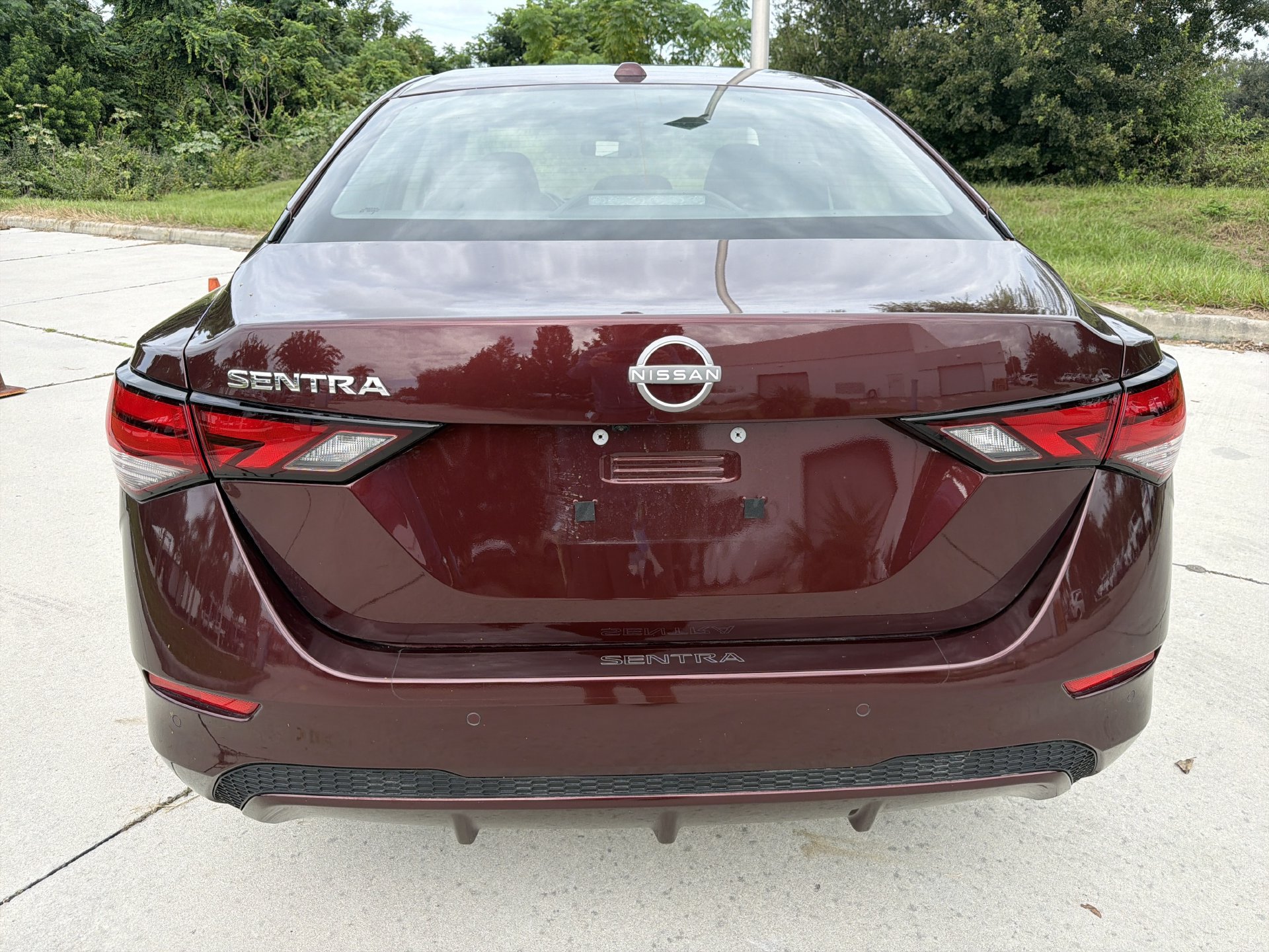 Used 2025 Nissan Sentra SV w/ Trunk Package FWD image 5