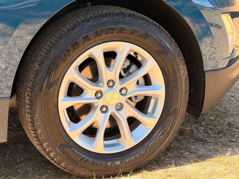 Used 2021 Chevrolet Equinox LT FWD image 11