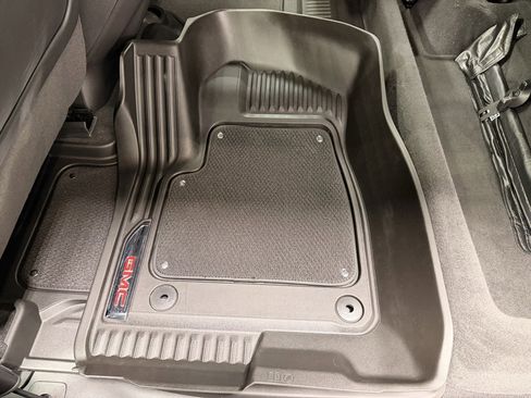 Used 2024 GMC Sierra 1500 AT4X image 19