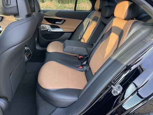 New 2026 Mercedes-Benz E 53 AMG e 4MATIC Sedan image 37