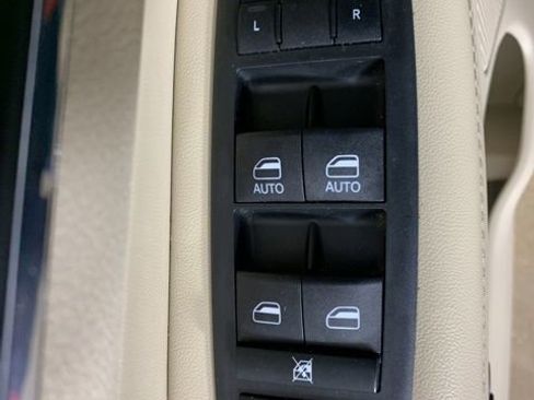 Used 2019 Jeep Grand Cherokee Limited AWD/4WD image 17