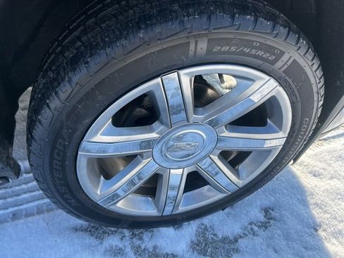 Used 2020 Cadillac Escalade Luxury image 12