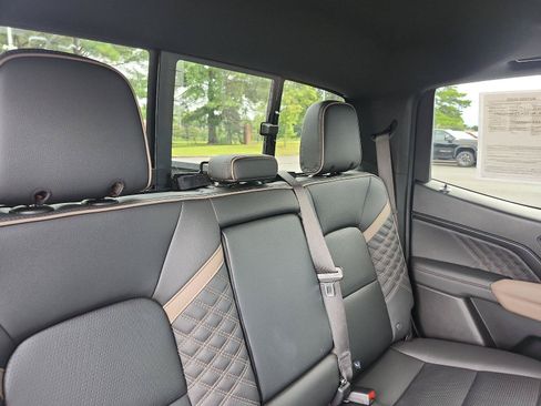 Certified 2025 GMC Canyon Denali AWD/4WD image 10