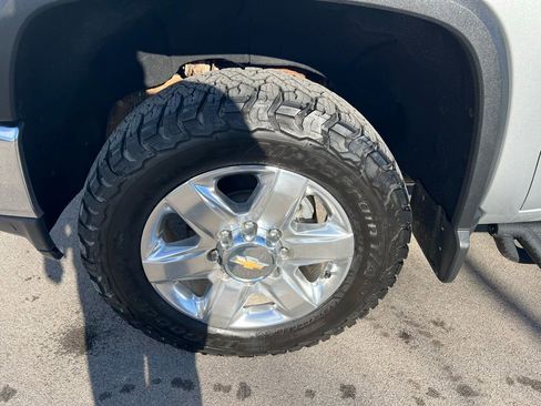 Used 2021 Chevrolet Silverado 2500 LTZ w/ LTZ Premium Package image 12