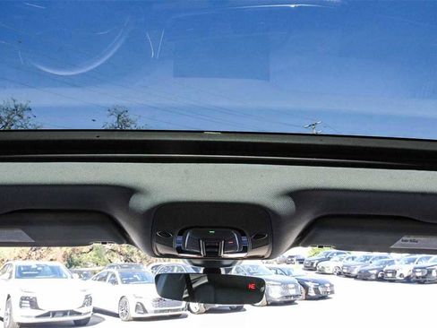 Used 2023 Audi Q5 e Premium Plus w/ Premium Plus Package image 8